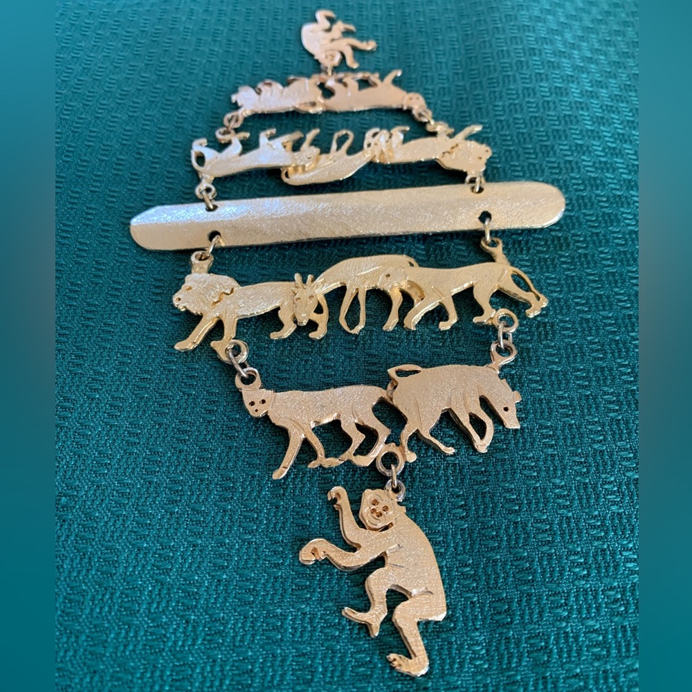 Vintage Ultra Craft Safari Shoulder Pin Brooch Gold Tone 80s Fashion